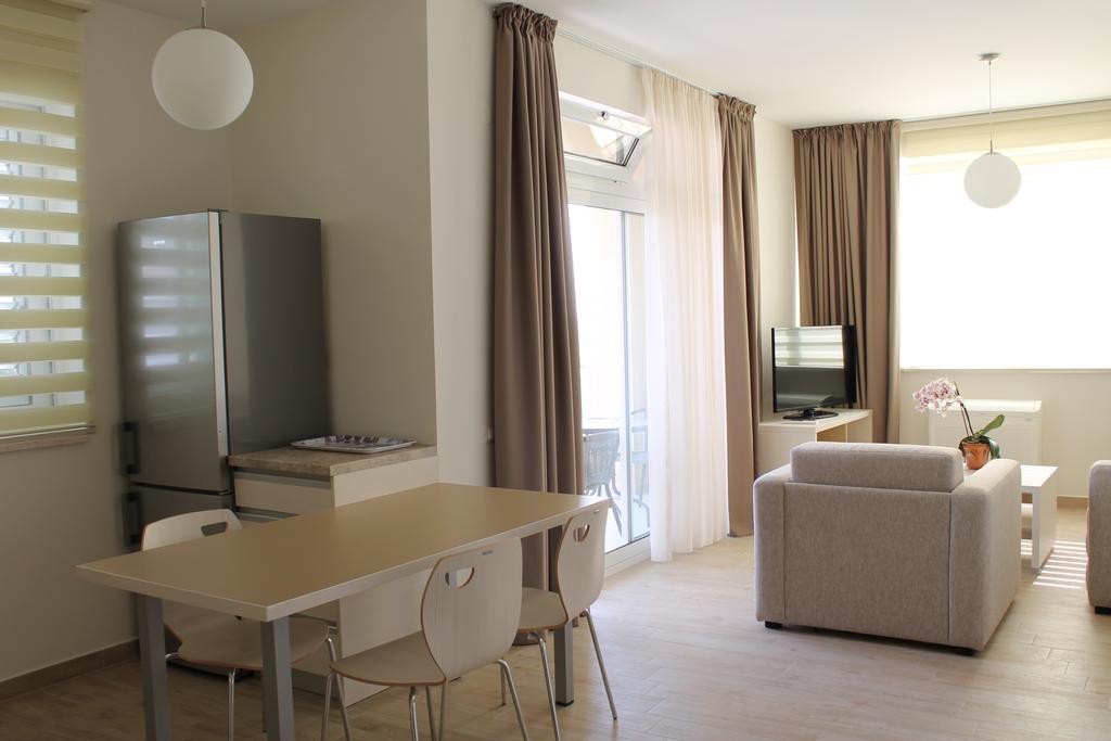 Apartments Lavanda Budva Bilik gambar